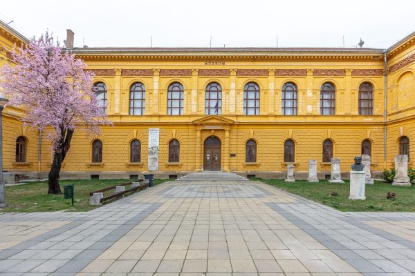 img_25_programmal_varja_az_erdeklodoket_a_Wosinsky_Mor_Megyei_Muzeum-1